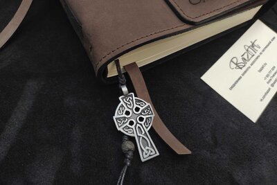 Подарок ручной работы из натуральной кожи | Кожаный ежедневник на шнуре