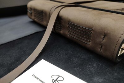 Подарок ручной работы из натуральной кожи | Кожаный ежедневник на шнуре