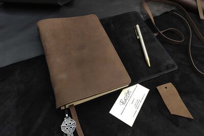 Подарок ручной работы из натуральной кожи | Кожаный ежедневник на шнуре