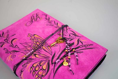 Подарок ручной работы из натуральной кожи | Бабочка