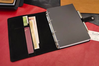 Подарок ручной работы из натуральной кожи | Блокнот и коврик НПП Сибмаш