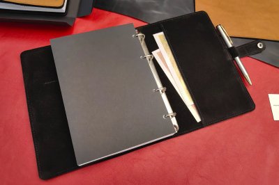 Подарок ручной работы из натуральной кожи | Блокнот и коврик НПП Сибмаш