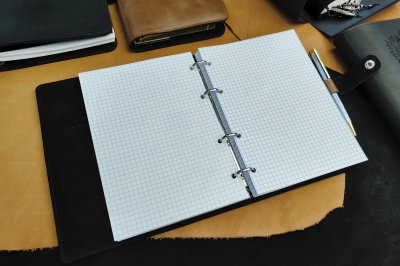 Подарок ручной работы из натуральной кожи | Блокнот с гербом РФ