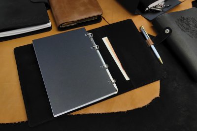 Подарок ручной работы из натуральной кожи | Блокнот с гербом РФ