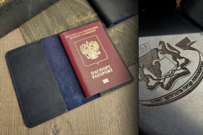 Подарок ручной работы из натуральной кожи | Подарочный набор: обложки на паспорт и автодокументы, брелок и визитница