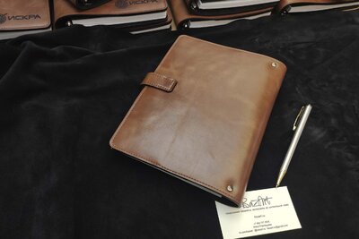 Подарок ручной работы из натуральной кожи | Искра