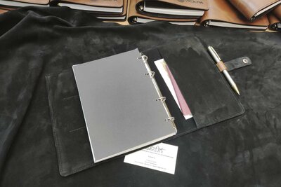 Подарок ручной работы из натуральной кожи | Искра